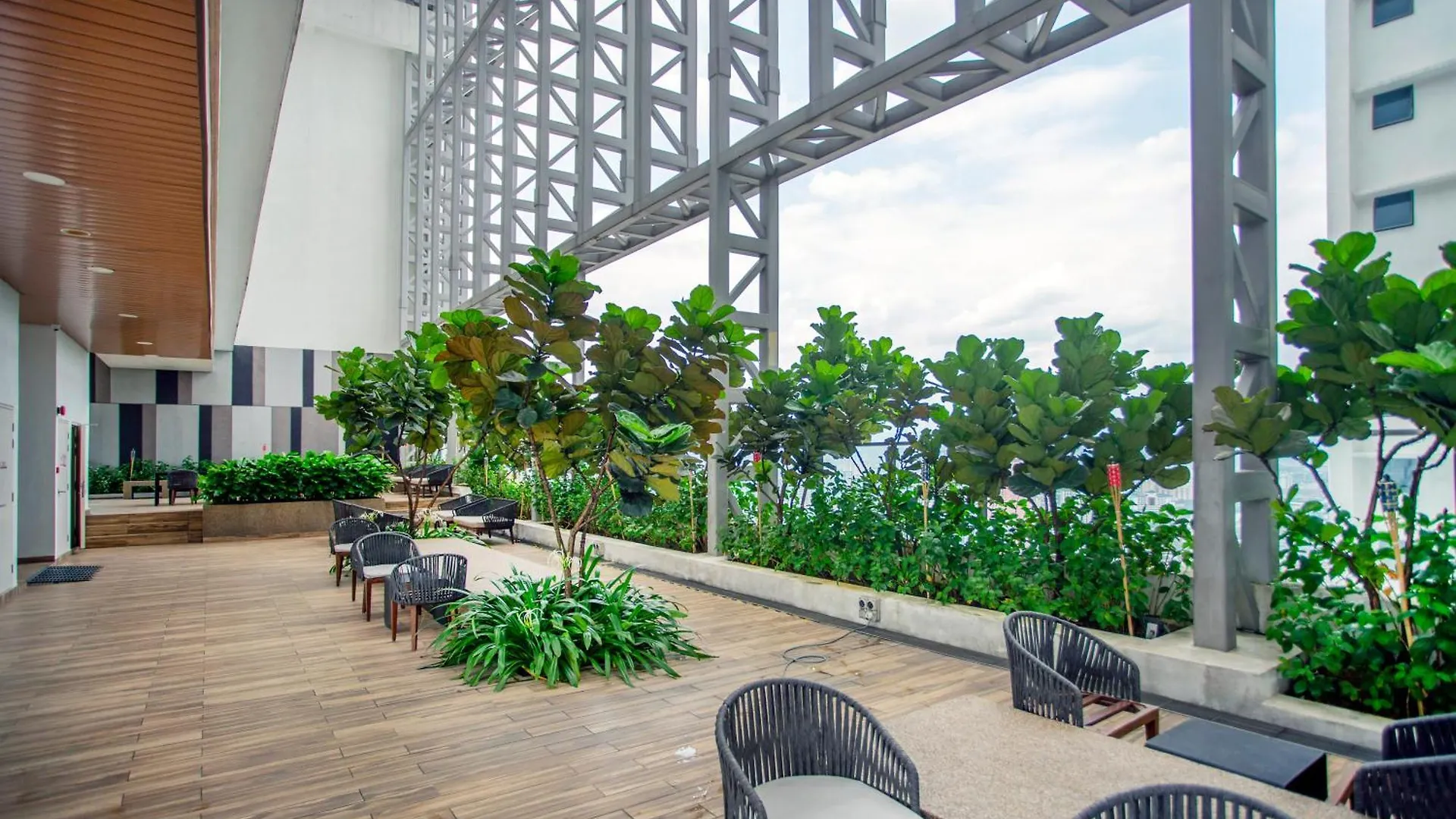 The Colony & Luxe Kuala Lumpur With Klcc View Skypool By Cobnb 0*,  Malezja