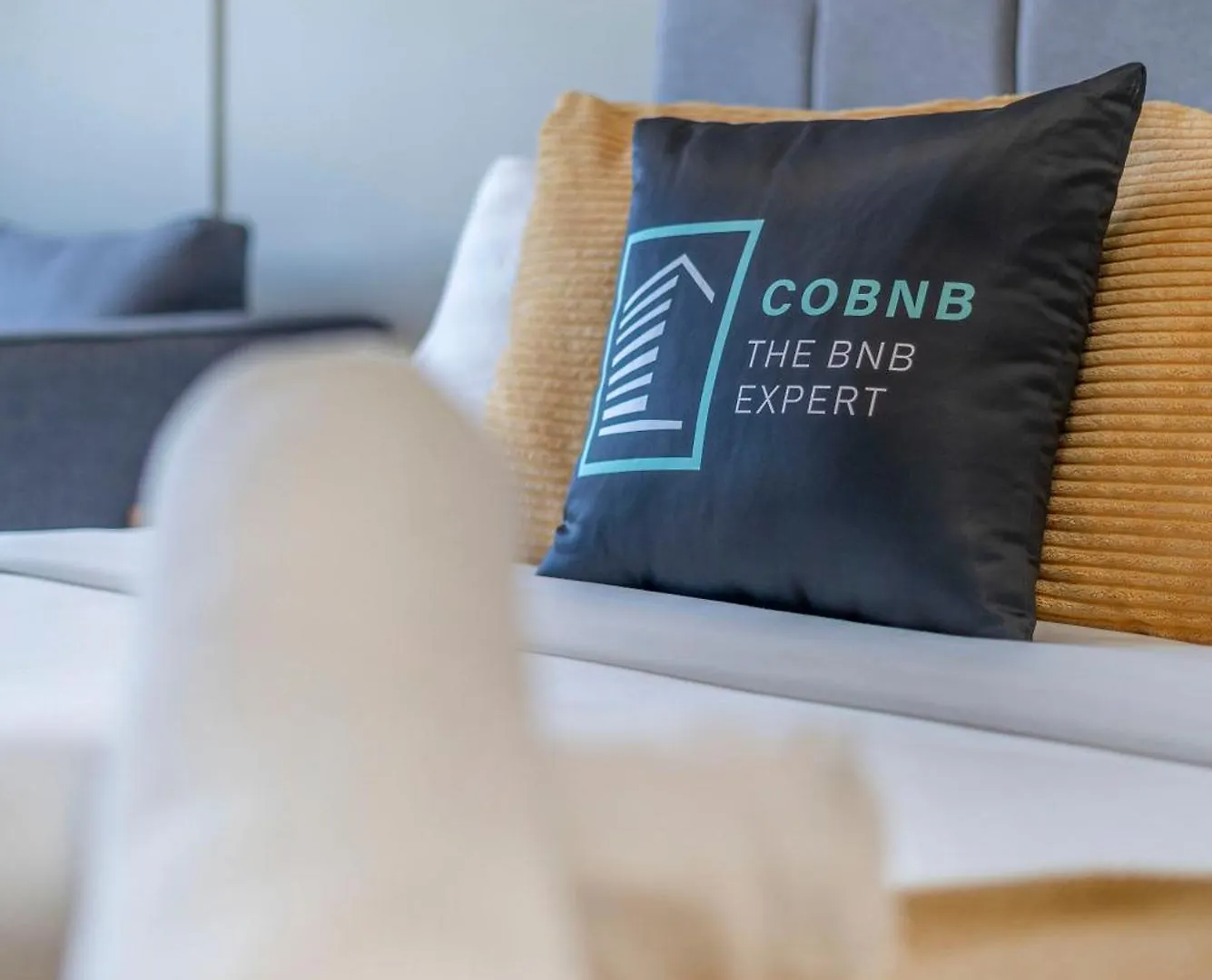 The Colony & Luxe Kuala Lumpur With Klcc View Skypool By Cobnb