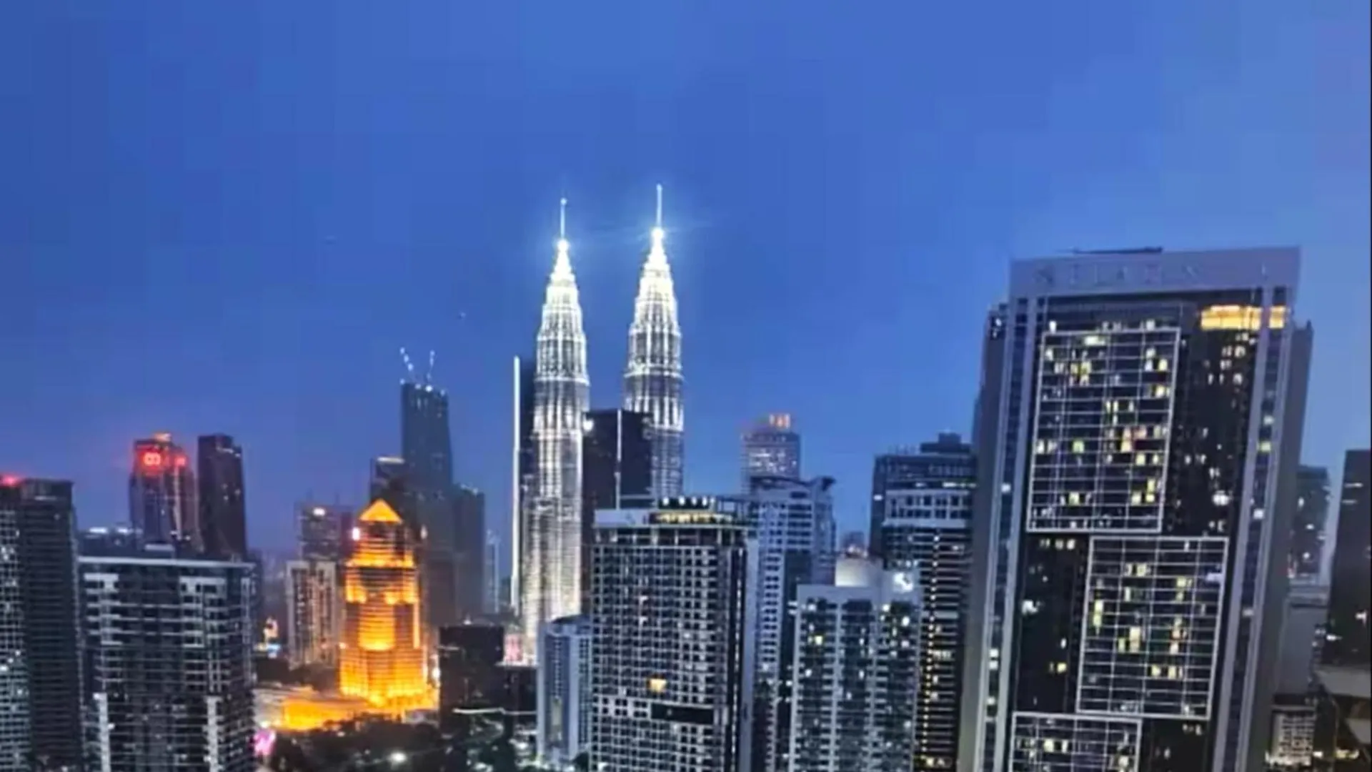 Apartament The Colony & Luxe Kuala Lumpur With Klcc View Skypool By Cobnb